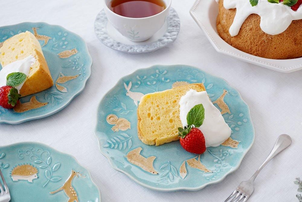 ロ29 レイクグリーン 森の動物のお皿（貫入/釉ヒビあり） - 益子焼の