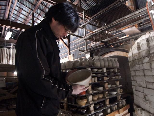 200年の伝統と今を守り続ける 下嶽さんの小久慈焼