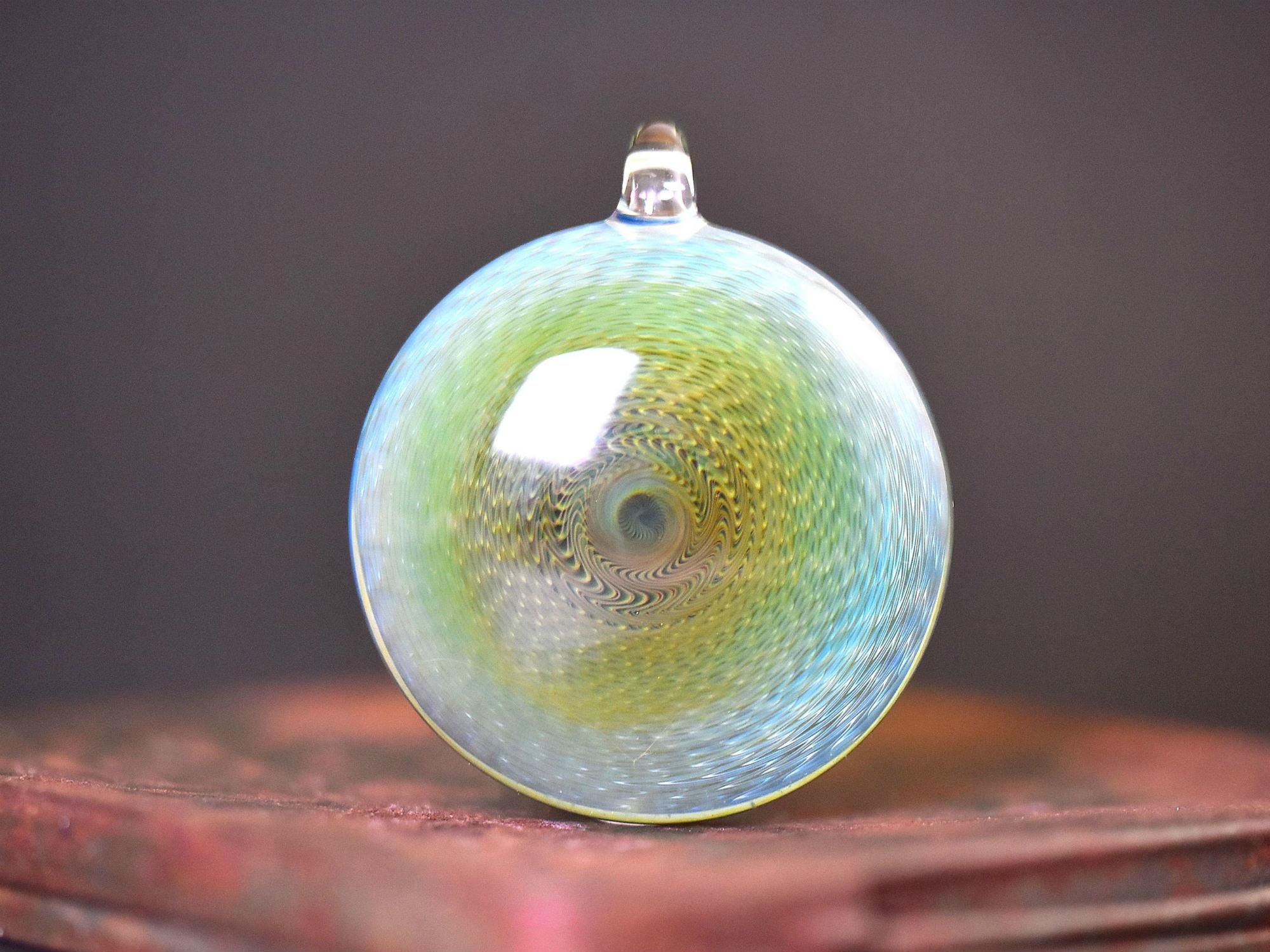 ボロシリケイト ガラス マーブル 大村欣央 作家 オブジェ 宇宙