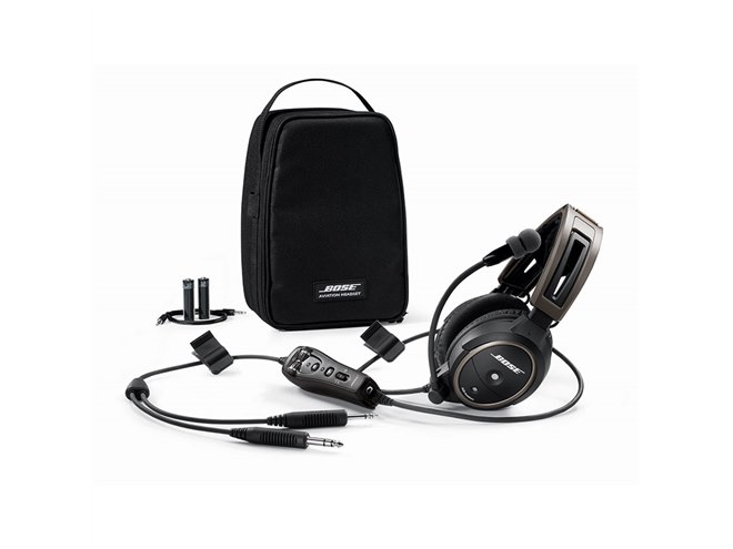 BOSE、航空用のノイズキャンセリング塔載ヘッドセット - 価格.com