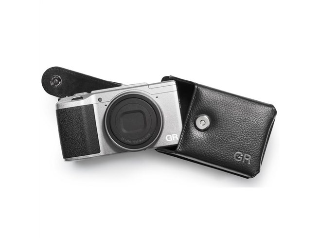 リコー、創立80周年を記念して「GR II Silver Edition」を3200台限定で