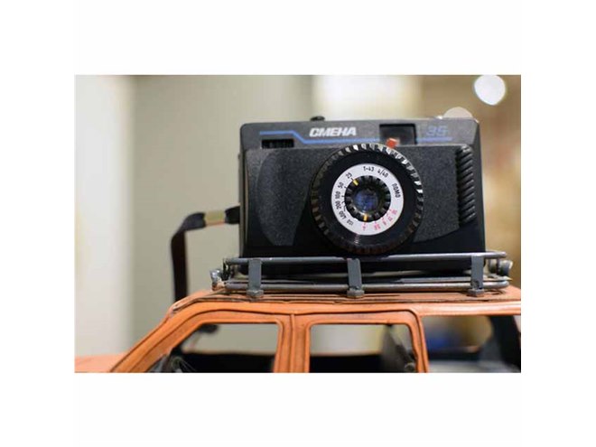 旧ソ連製トイカメラ「Lomo Smena 35」、未使用デットストック品の販売
