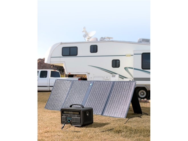 大容量ポータブル電源対応のソーラーチャージャー「Anker PowerSolar 3