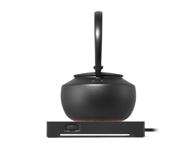 バルミューダ、やかんのようなデザインの電気ケトル「MoonKettle