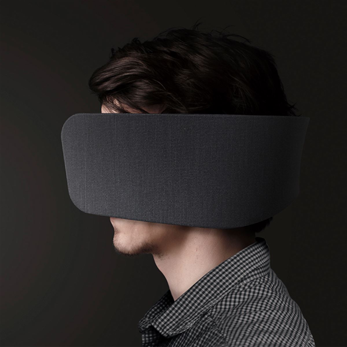 Shiftall、ヘッドホンとパーティションを一体化した「WEAR SPACE