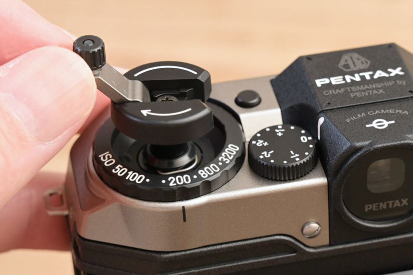 温故知新の新型フィルムカメラ「PENTAX 17」で写真撮影の醍醐味を