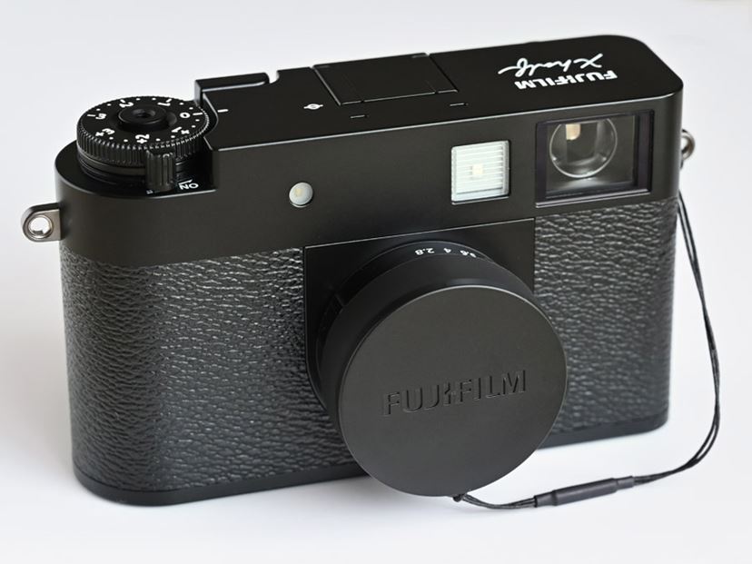 FUJIFILM Xhalf black コンパクトデジタルカメラ 富士フイルム「X half