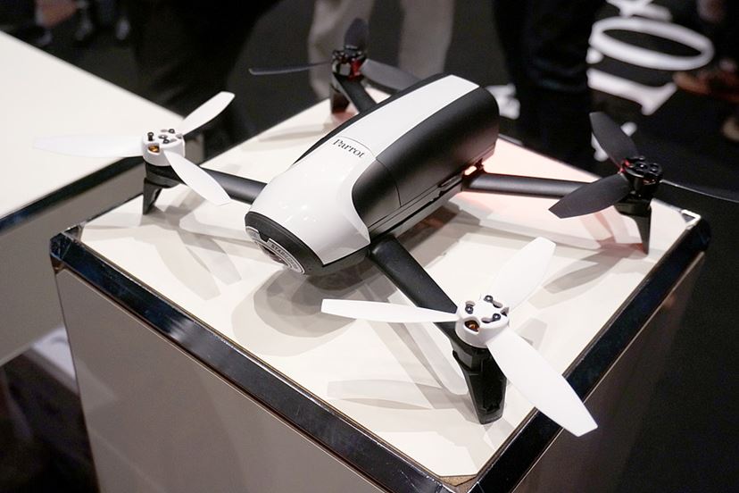 コンパクトな新ドローン「Parrot Bebop 2」発表！ 飛行時間が25分間に