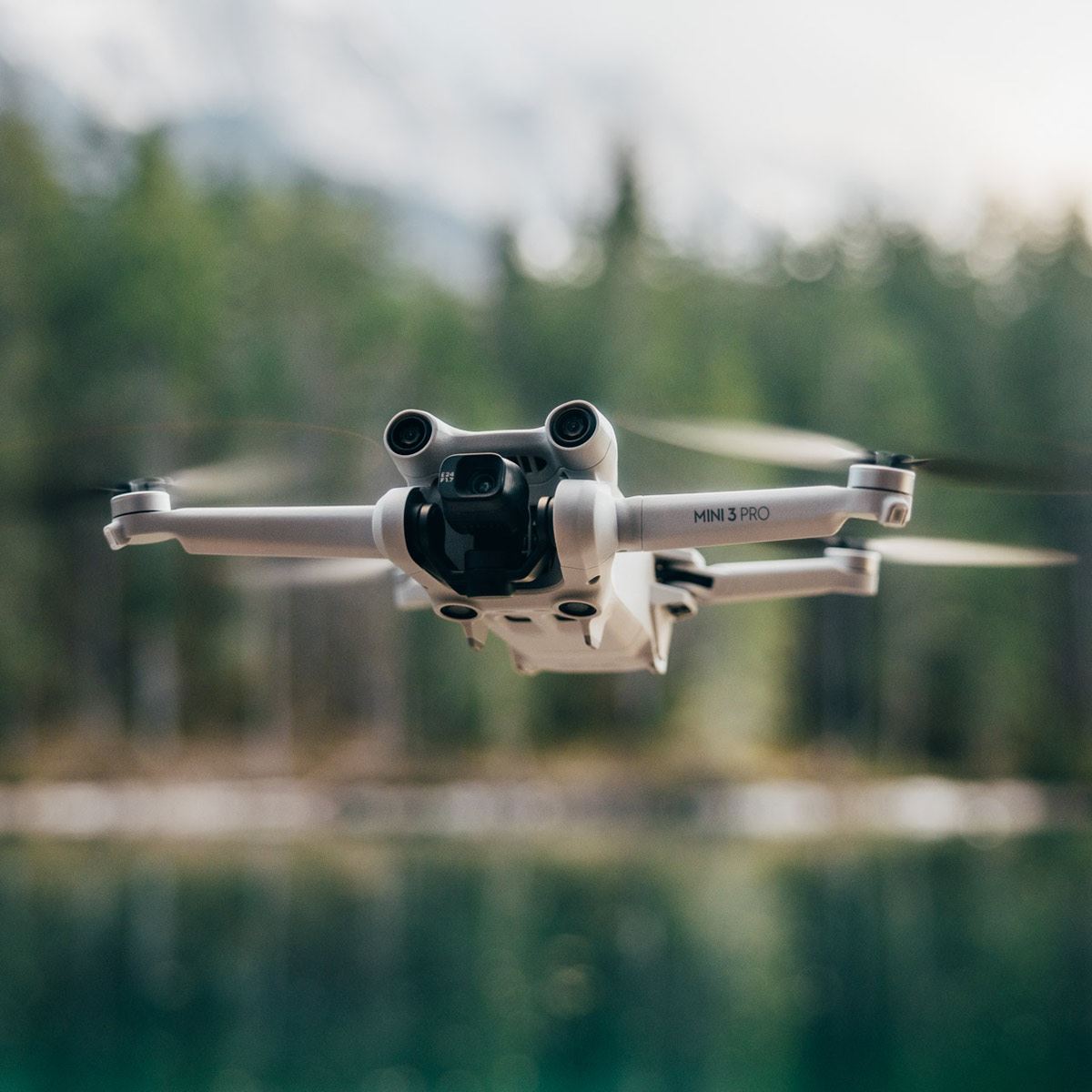 飛行時間が約2倍に！ 最強小型ドローン「DJI Mini 3 Pro」が登場