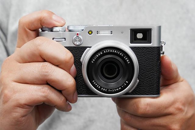 富士フイルム FUJIFILM X100V [シルバー] 価格比較 - 価格.com