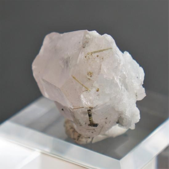 モルガナイトクリスタルの天然グリーントルマリン束