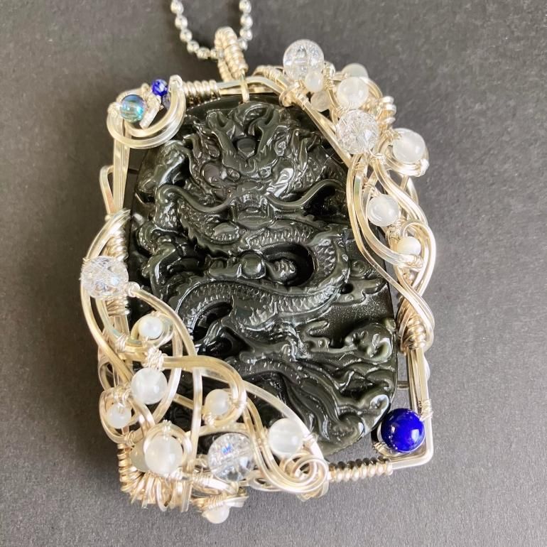 研磨品】十勝石玲瓏 北海道産レインボーオブシディアン 十勝石 玲瓏石