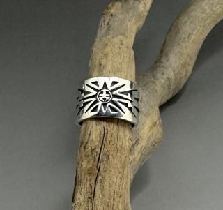 Hopi Ruben Saufkie Tufa Cast and Overlay Pendant - 練馬の