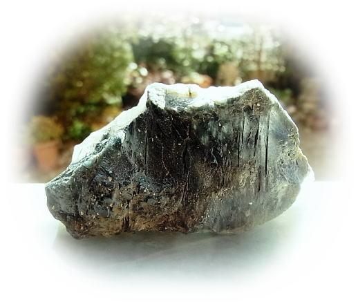 樹Rieは高波動のザギマウンテンクォーツ原石と手作りのザギ