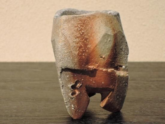 隠崎隆一 備前 酒呑 緋襷 三つ足 共箱 共布 栞 ☆備前焼/名工！『隠崎