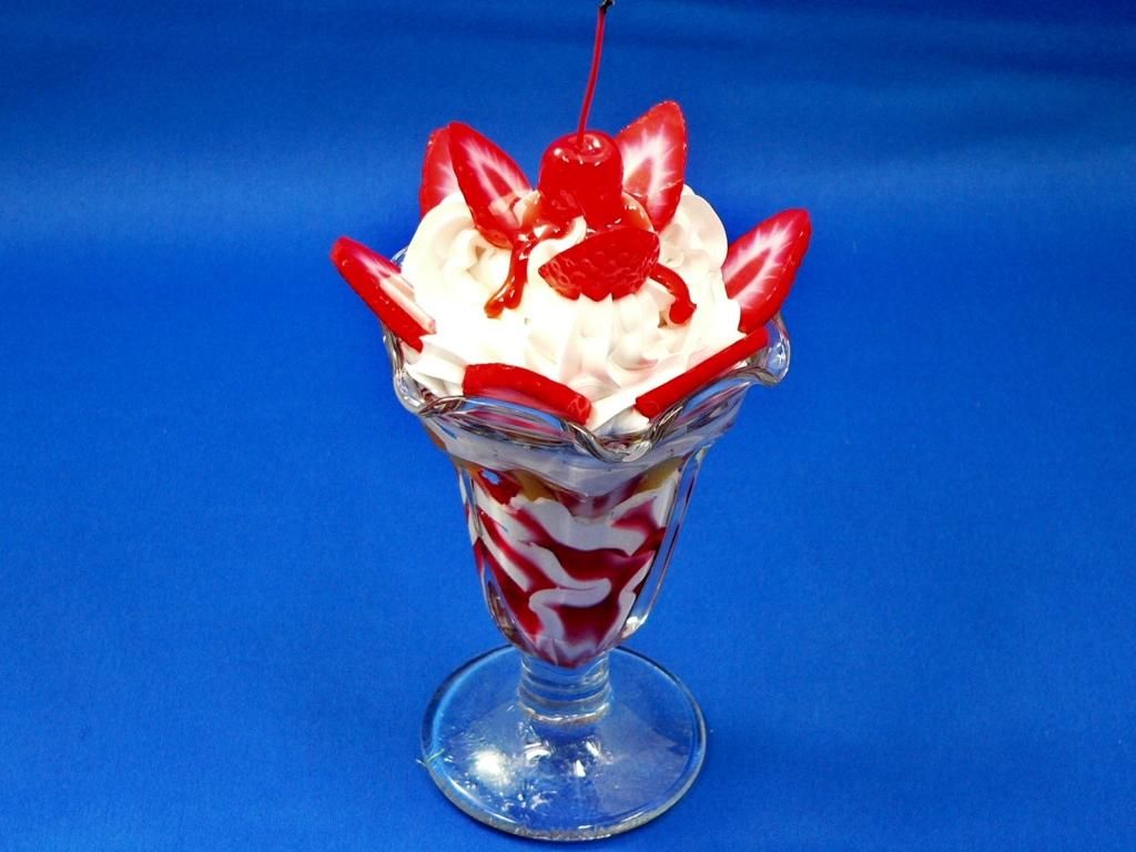 業務用食品サンプル：パフェ：イチゴパフェ - 食品サンプルの製造と