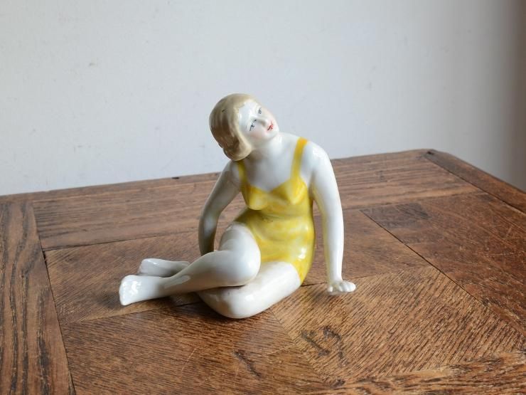 クラシック女性像 陶器 約30cm クラシック女性像 陶器 約30cm 女性