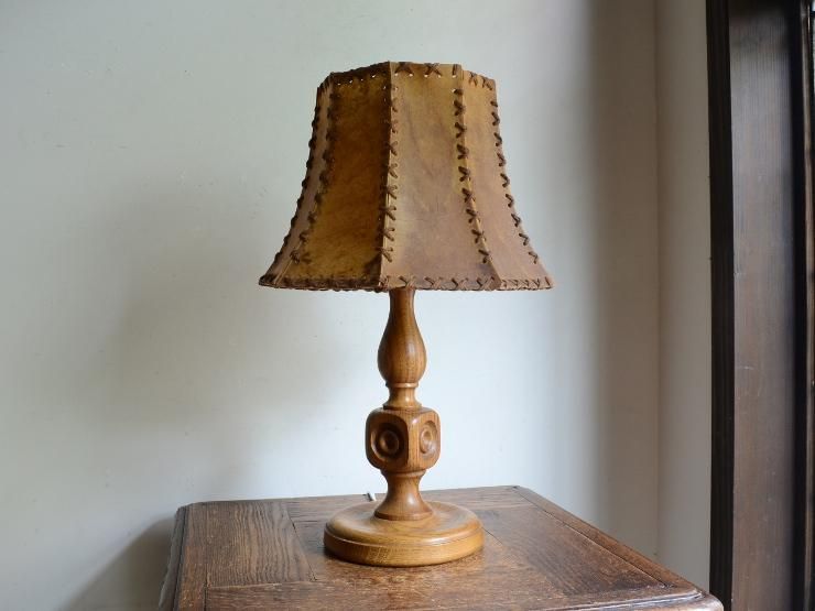 ヴィンテージ レザーシェード 木製テーブルランプ（H42.5cm