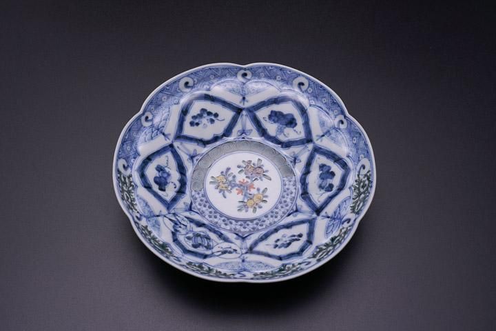 宮内庁御用窯 菊型中皿 色絵割取祥瑞/山本長左 | 藍古九谷を現代に再現