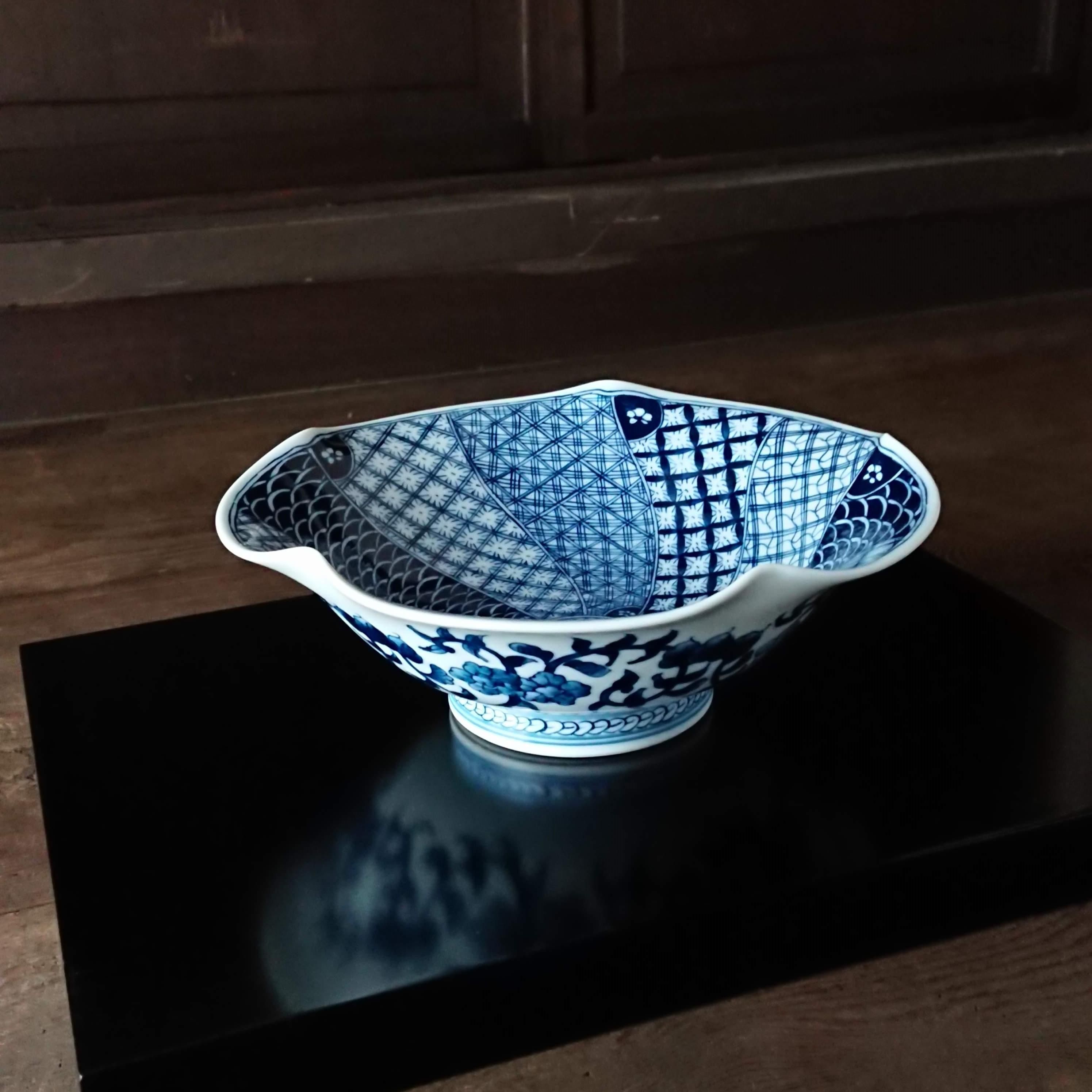 柿右衛門 高台鉢 】 白磁深鉢 丸に山桜紋絵付 僅少骨董 柿