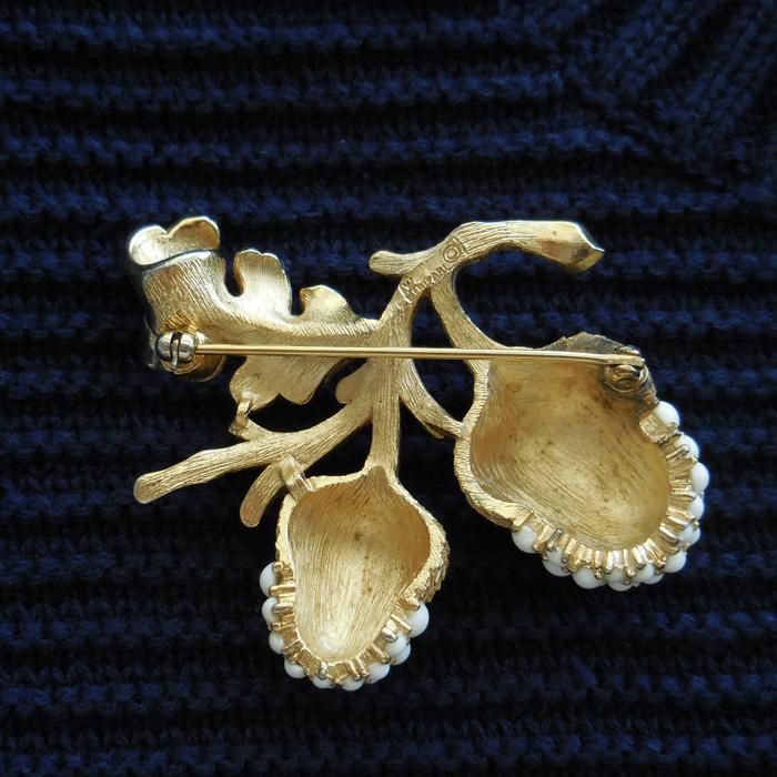 TRIFARI（トリファリ）☆ミルクガラス 白いドングリのヴィンテージ