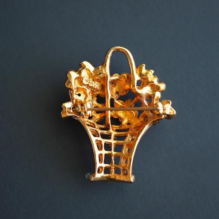 スワボダフラワーバスケットブローチ 天然石