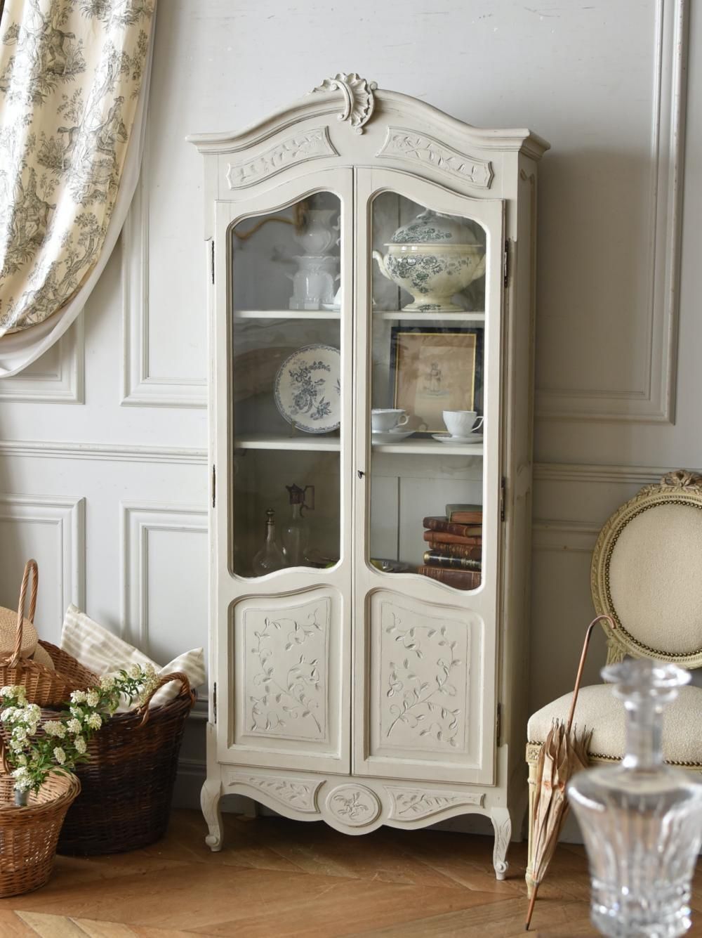 Frenchアンティーク ガラスキャビネット ファイアンスフィーヌ