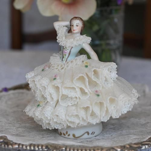 ドレスデンvolkstedt(フォルクシュテット)レース人形フィギュリン 陶器