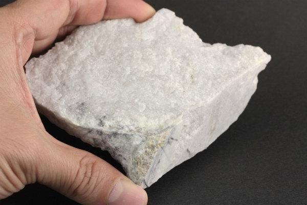 糸魚川産 白翡翠 原石 232g｜天然石 原石 通販のキラリ石