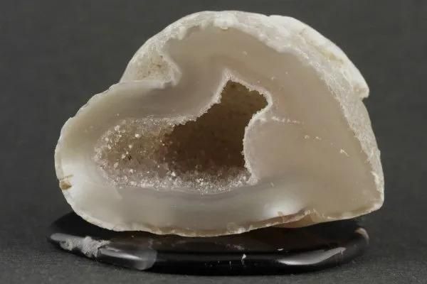 アゲート(瑪瑙) ジオード 50g｜天然石 原石 通販のキラリ石