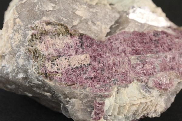 ピンクトルマリン 原石 378g 母岩付き｜天然石原石通販キラリ石