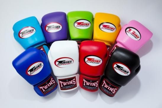 新品タグ付きTWINS ボクシンググローブ ZD 8 迷彩 8オンス TWINS