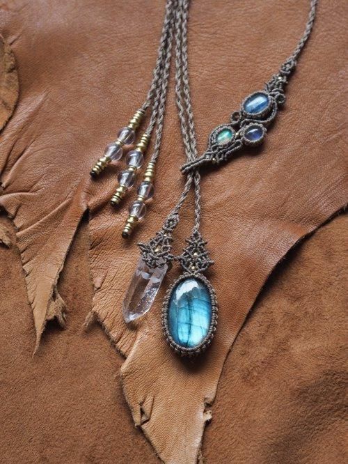 マクラメ編みネックレス ラブラドライト（アフリカ産）＆水晶原石