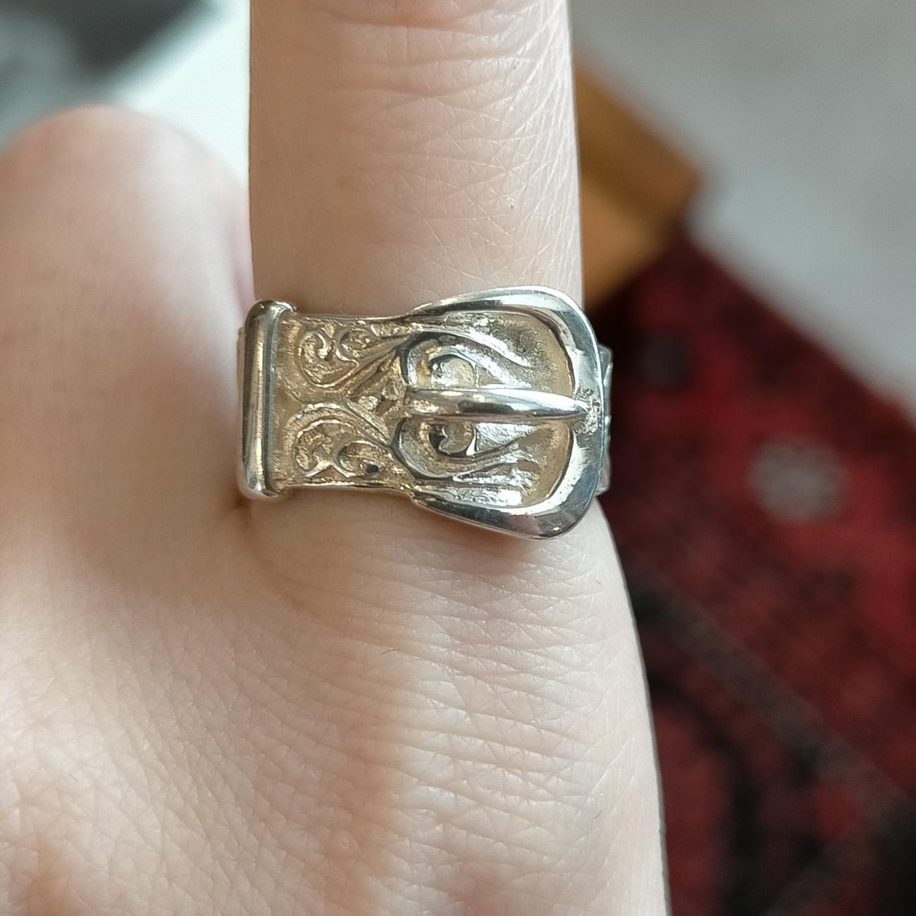 菊 和彫り 記念指輪 日本製 入手困難