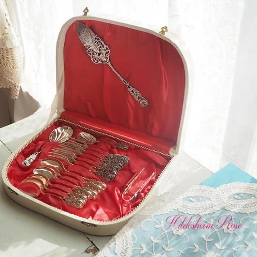 ドイツ】 ヒルデスハイムローズのデザートセット 16本ケース 薔薇