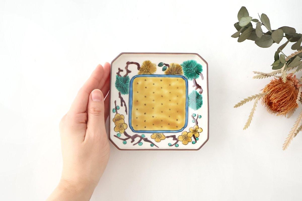 四寸角皿｜松に梅文様｜磁器｜九谷美陶園｜九谷焼｜和食器通販｜うちる