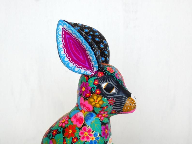 アレブリヘ『マリアヒメネスさんの花祭りのウサギ』by Maria Jimenez