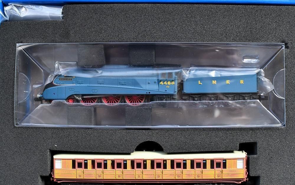 ジ*ア様 Nゲージ鉄道模型 イギリスのDAPOL Gresley Teak 各車 ジ*ア様