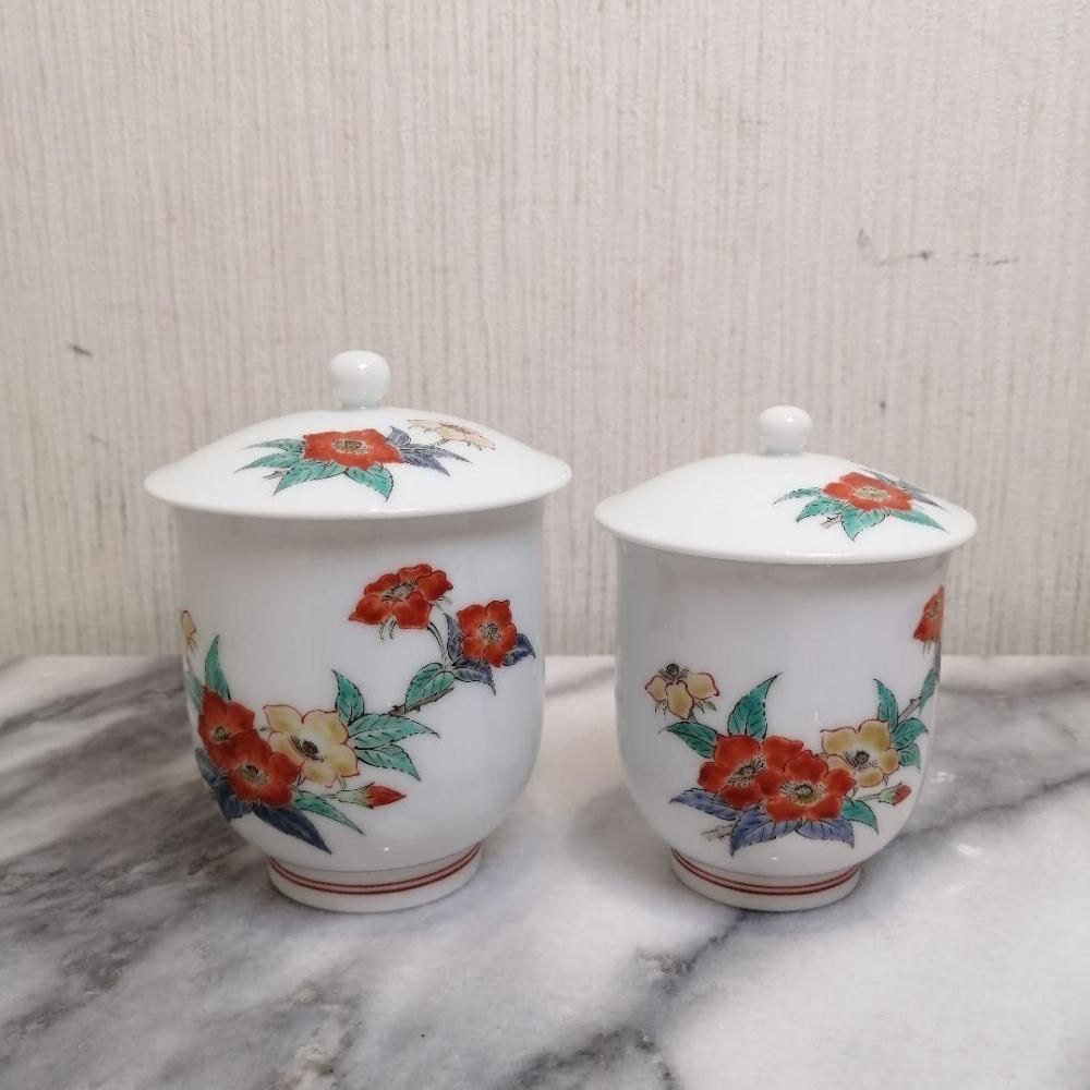 2343 十五代酒井田柿右衛門 蓋付湯呑み揃え 錦 苺花文 2客セット 未