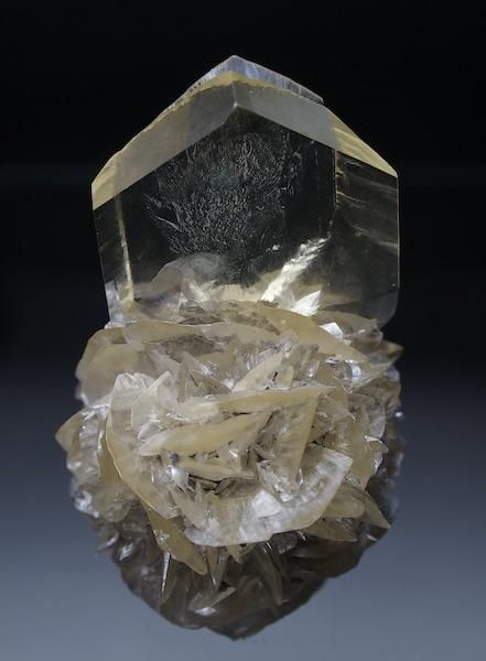 セレナイト（透石膏） 英名 Selenite 産地：Red River,Floodway,Canada