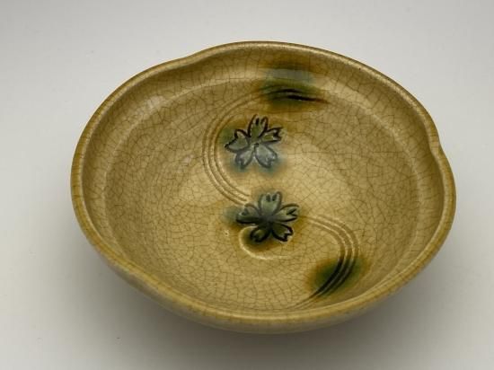 黄瀬戸小鉢（桜） - 織部・黄瀬戸のある生活を。瀬戸の小さなお店