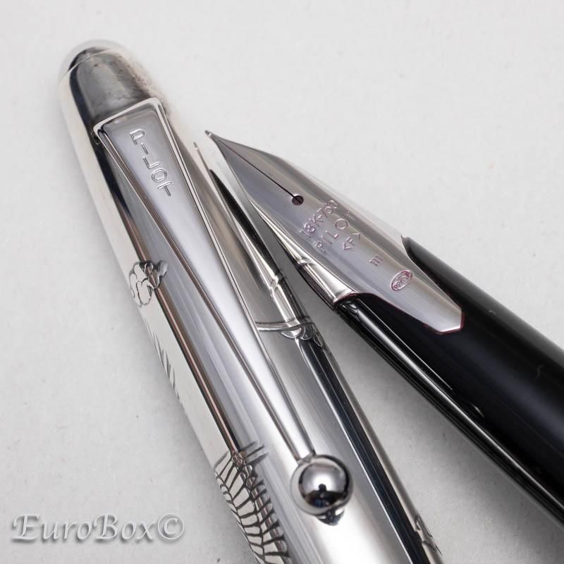 Pilot 万年筆 黒スターリングシルバー・ケース付き 詳細ページ