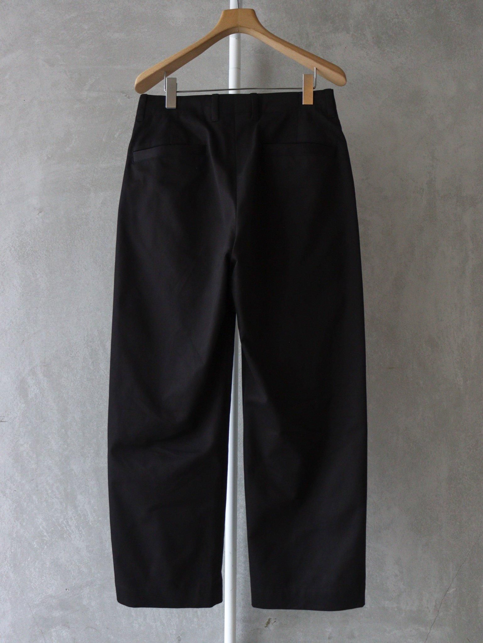 UNIVERSAL PRODUCTS.（ユニバーサルプロダクツ）NO TUCK CHINO