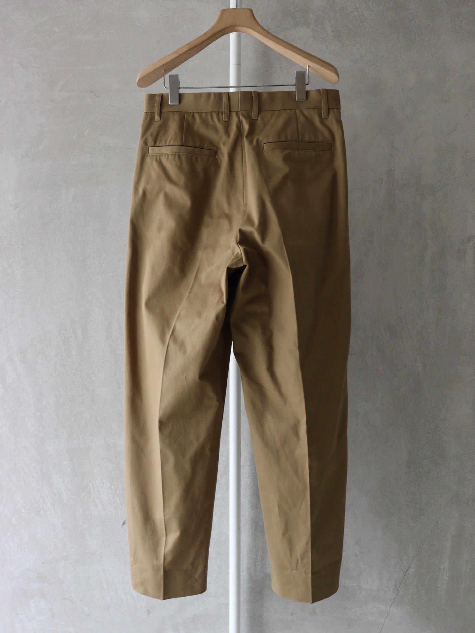 UNIVERSAL PRODUCTS.(ユニバーサルプロダクツ) ONE TUCK CHINO