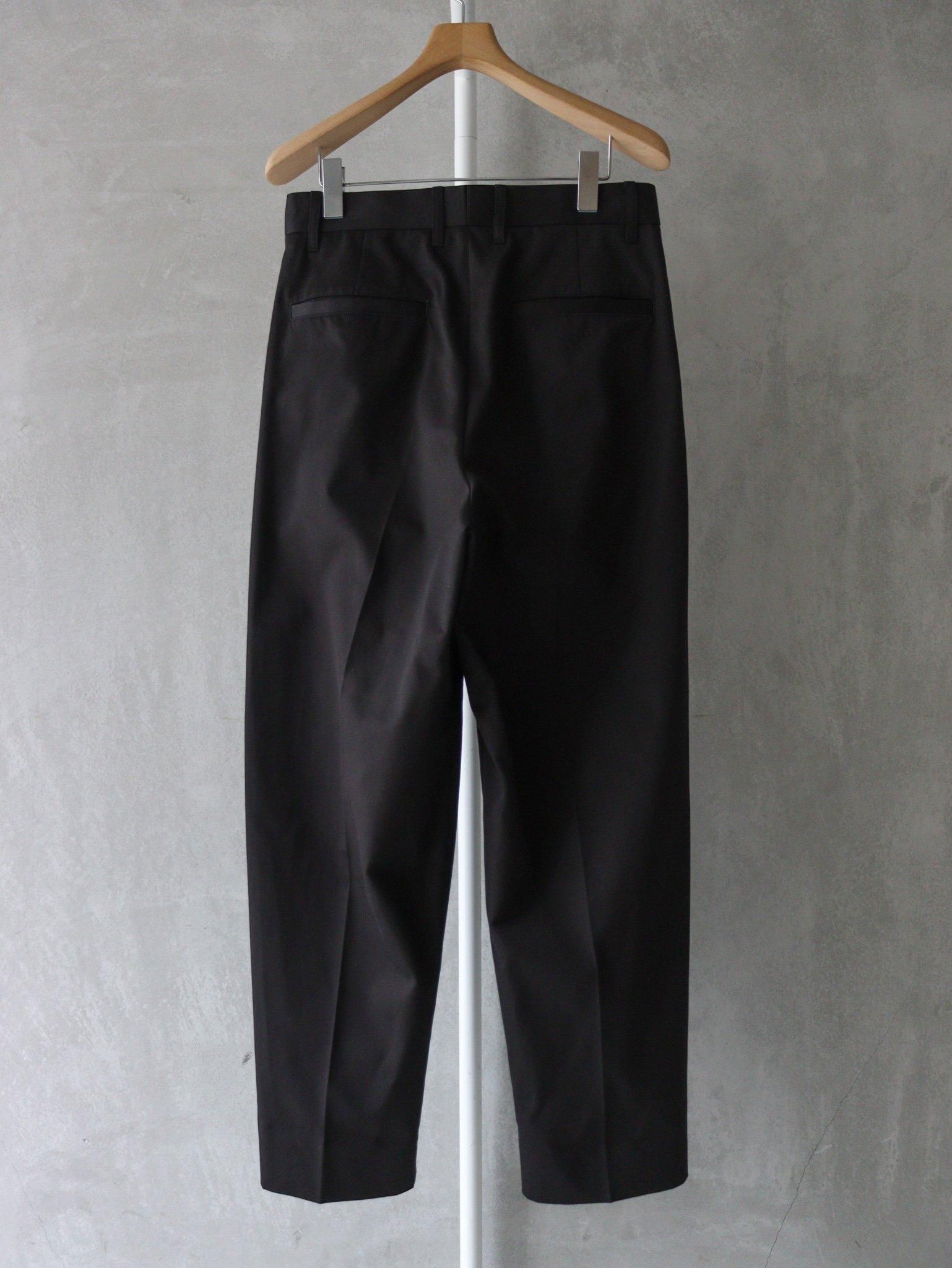 UNIVERSAL PRODUCTS.(ユニバーサルプロダクツ) ONE TUCK CHINO