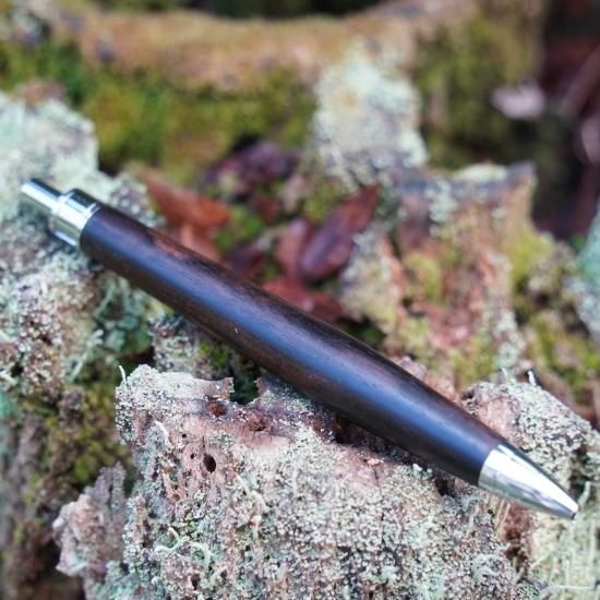 限定商品1本のみ】黒柿ボールペン | 黒柿木材の希少なボールペン