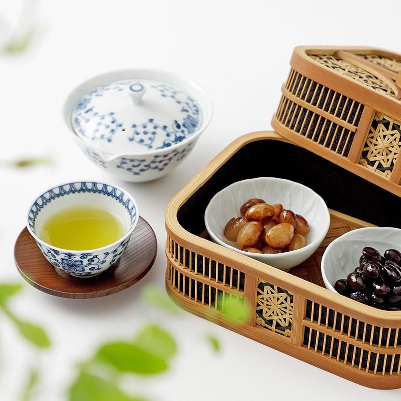 平戸松山窯 宝瓶 花唐草 - いい日になりますように