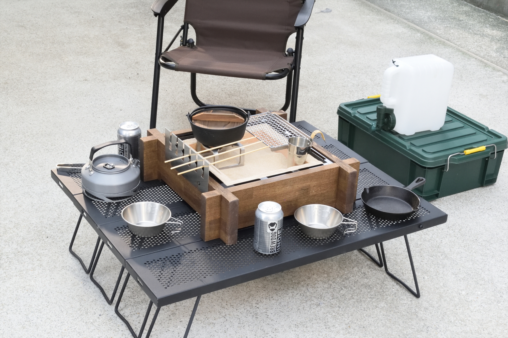 持ち運び簡単焼台囲炉裏 昭和レトロを持ち運ぶ！？いろりと火鉢の