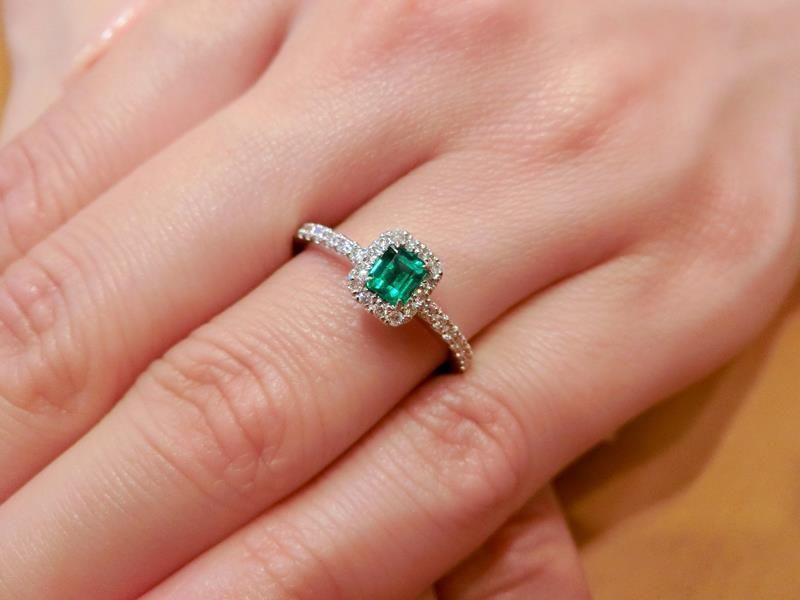 Pt900 ノンオイルエメラルド ダイヤモンドリング EM 0.26ct D 0.23ct