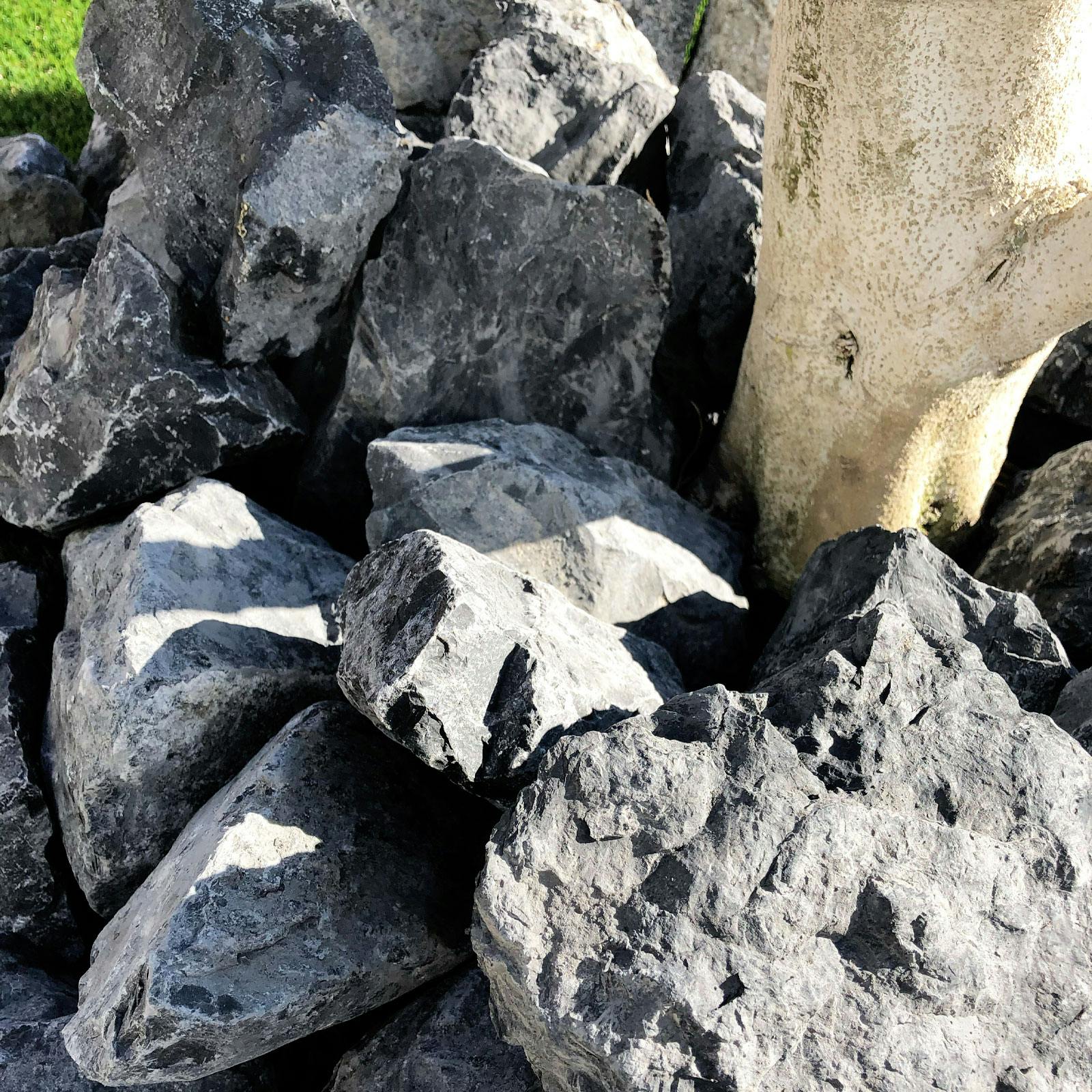 TAIKOH アッシュブラックゴロタ 90-120mm 20kg 天然大理石 ロック 景石